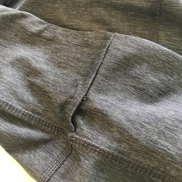 Gray Block Patterned Triangle Pattern Leggings - Picture 5 of 5